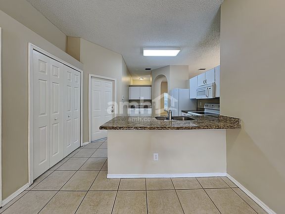 5th image of 523 Beth Ann St