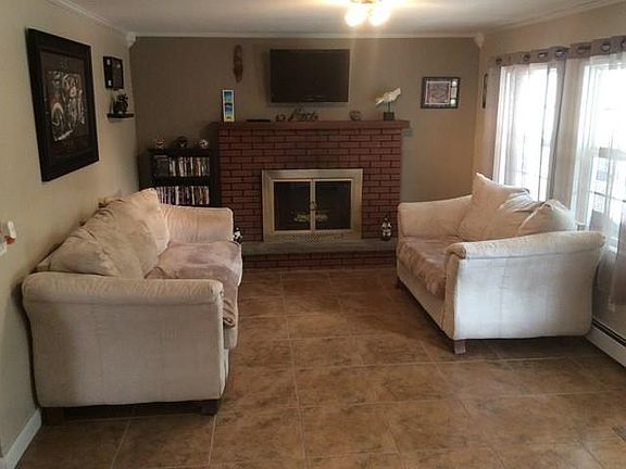 4th image of 7 Manor Dr