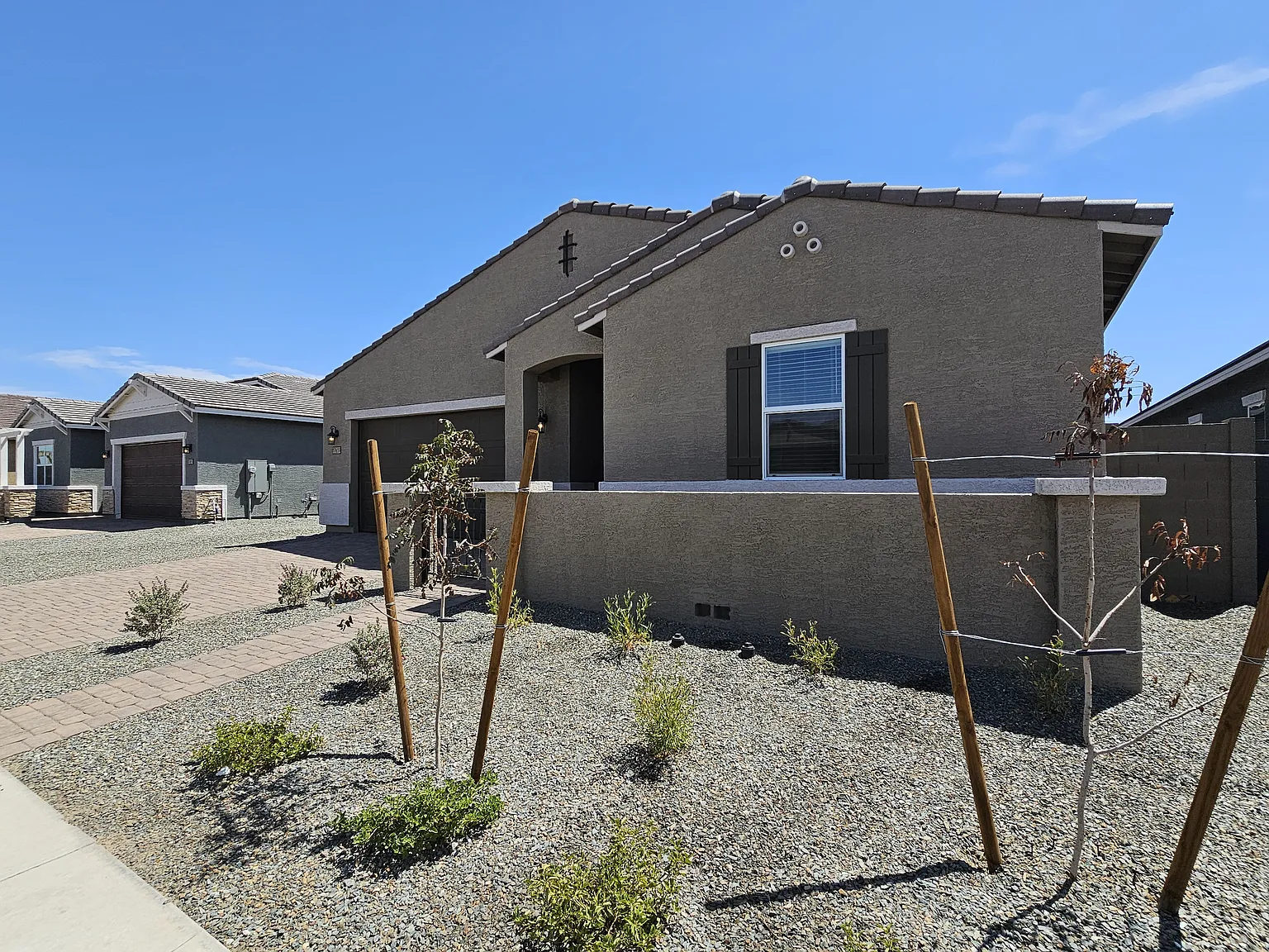 5 bed, 2776 sqft, $2,995 — Photo 3