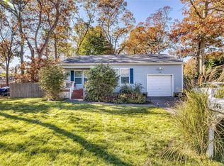 196 Beaver Dr, Mastic Beach, NY 11951