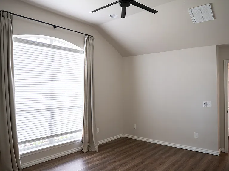 2916 E Lake Dr — Photo 5