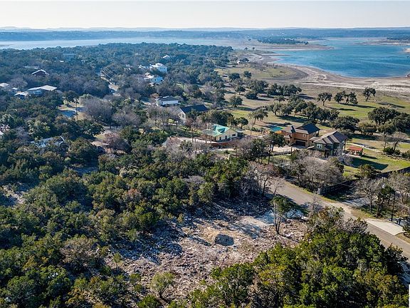 4th image of 1711 Lakeshore Dr