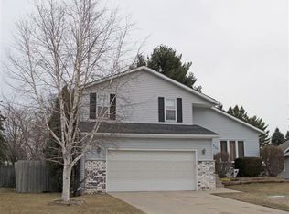 1828 82nd St, Kenosha, WI 53143