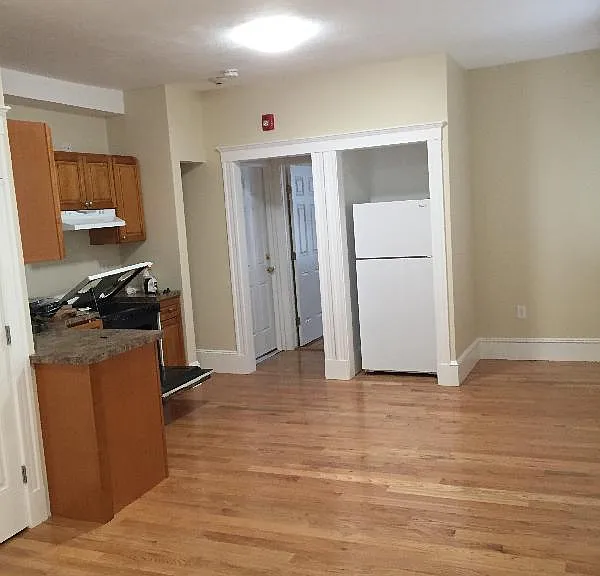 887 Huntington Ave #4 — Photo 2