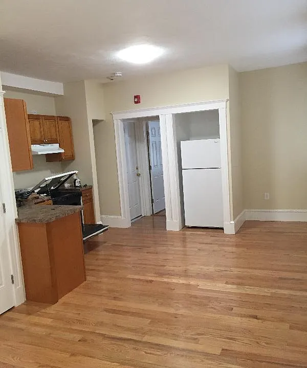 887 Huntington Ave #7