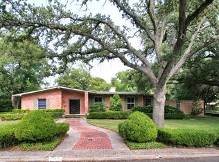 138 E Wildwood, Olmos Park, TX 78212