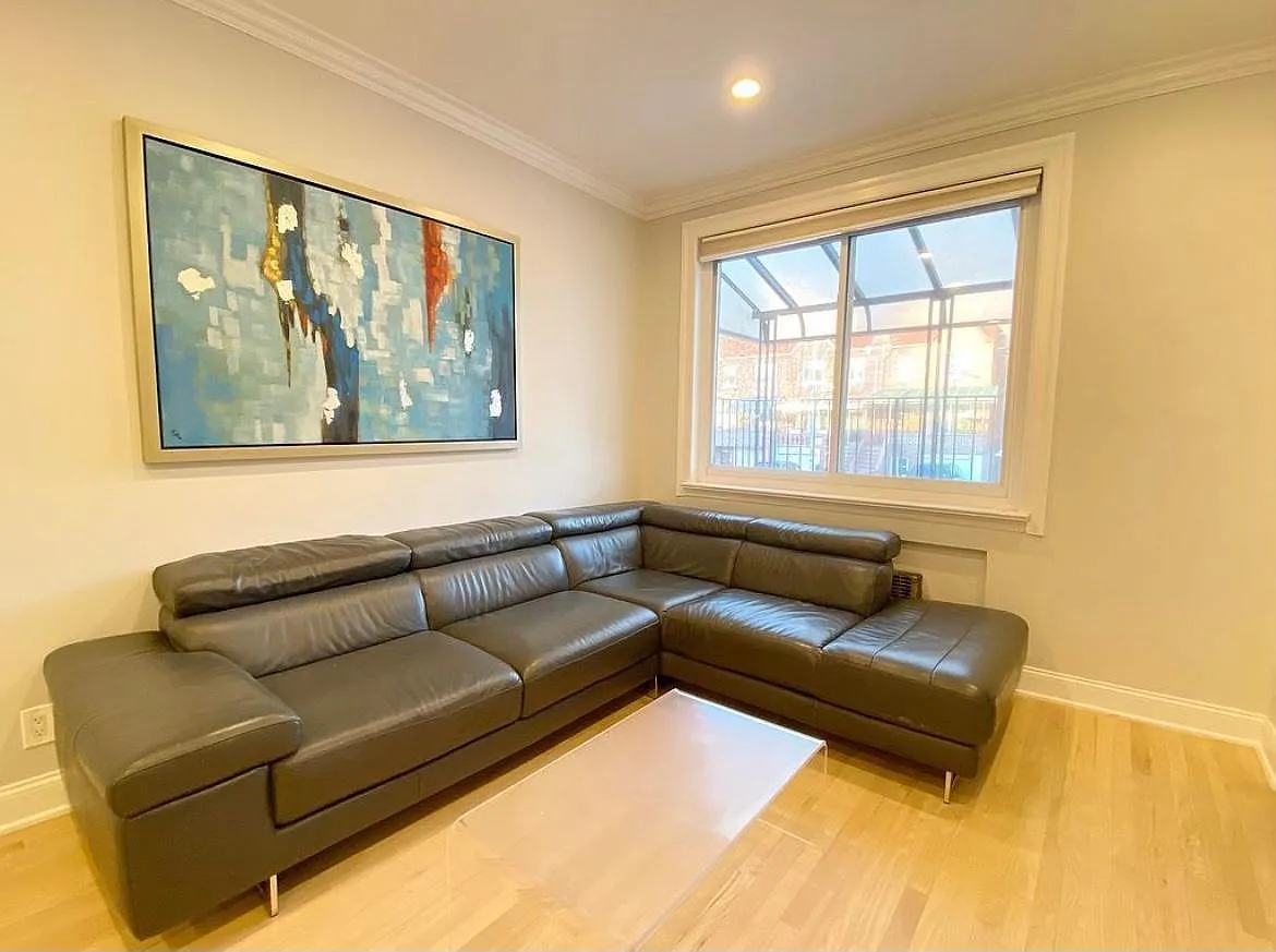 71 Corbin Pl — Photo 4