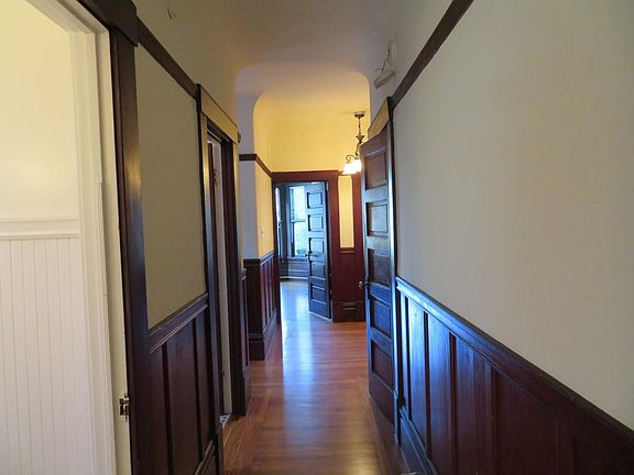 3rd image of 27 Alma St