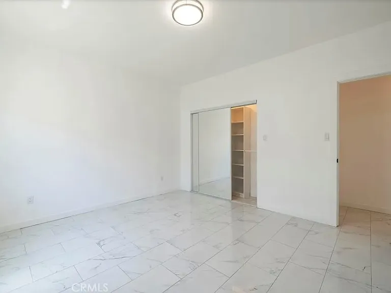 10692 Frances Ave — Photo 9