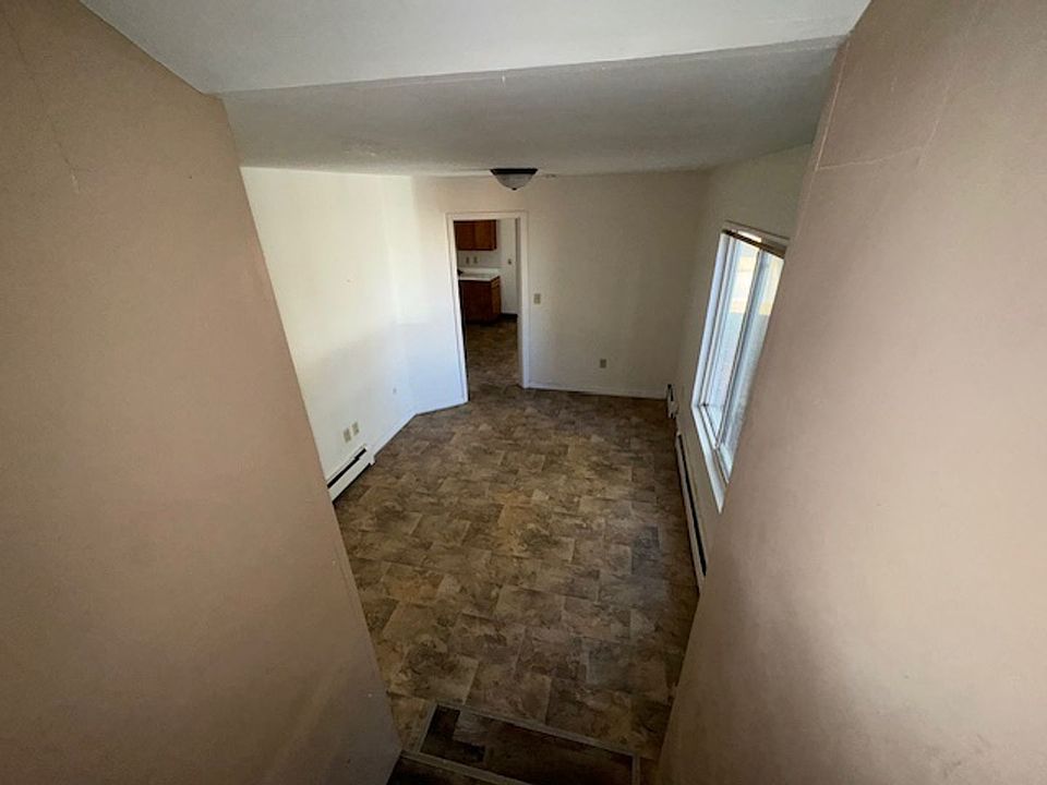 2nd image of 410-485 20th St SE #420-201