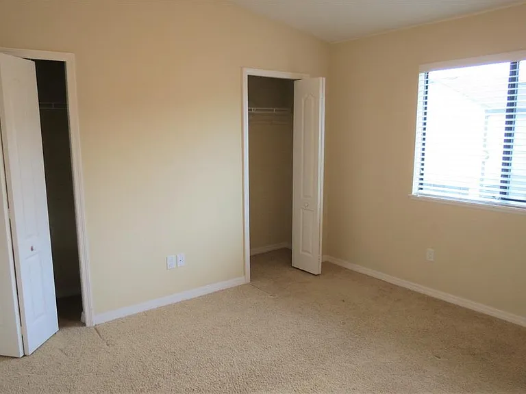 5431 Windsor Lake Cir — Photo 16