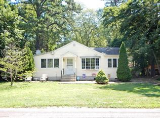40 Willow Ave, Howell, NJ 07731