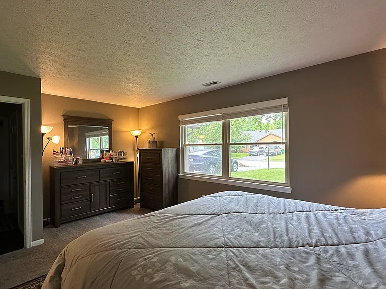 1121 N Briarwood Dr — Photo 17