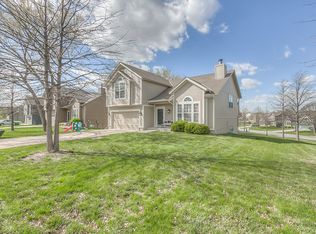 21202 W 52nd St, Shawnee, KS 66218