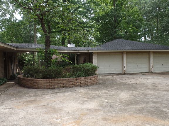 2nd image of 1025 Creek Bend Dr