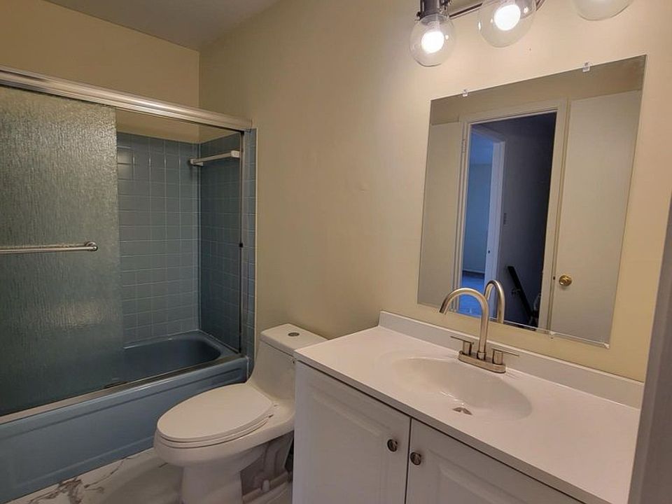 1st image of 2604 Nutmeg Ct