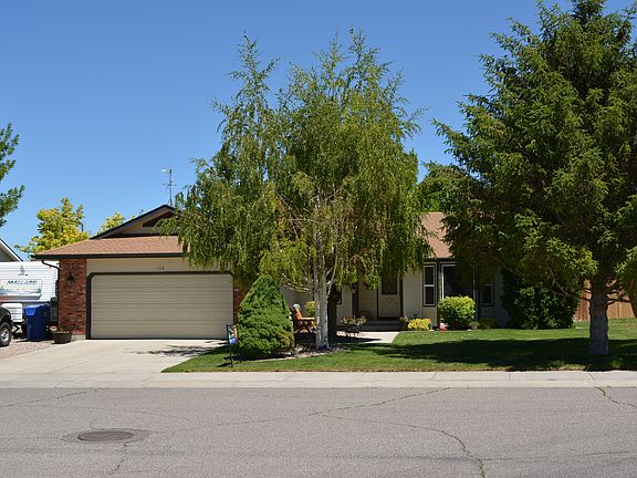 2nd image of 728 Aspenwood Ln