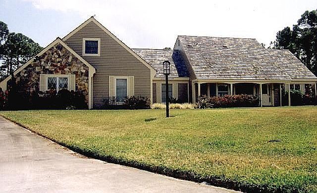 1st image of 766 SE River Ln