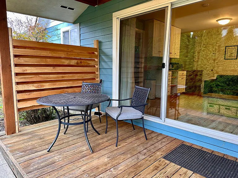 2315 SE Thompson St — Photo 1