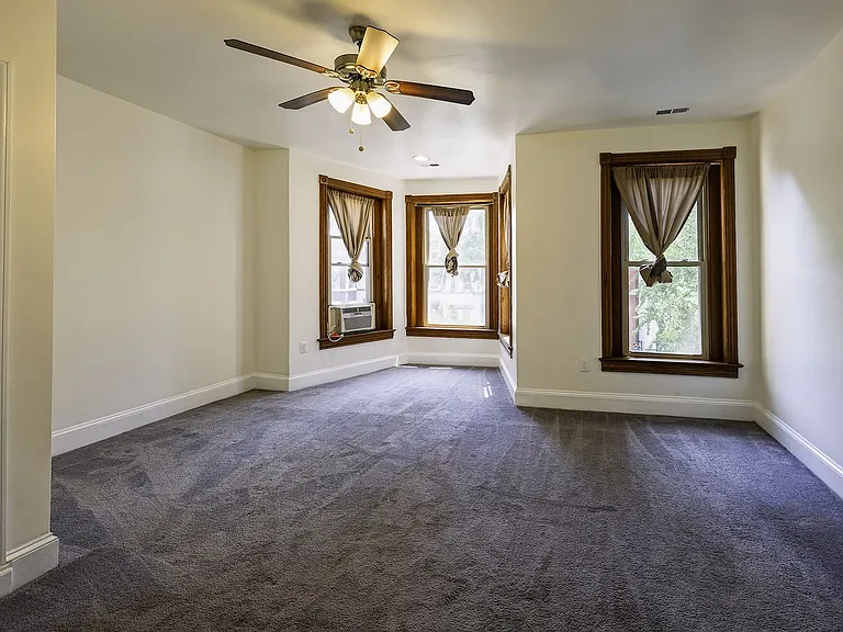 145 Thomas St NW — Photo 16