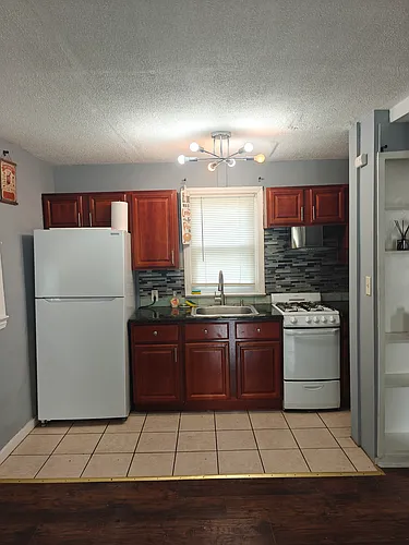 101 Walnut St #B Photo 1 101 Walnut St #B Photo 1