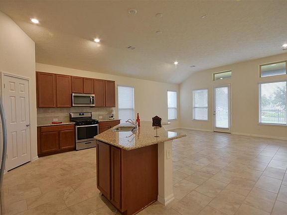 5th image of 6026 Rivergrove Bend Dr