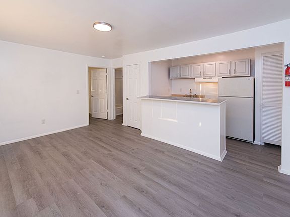 3rd image of 2839-2857 Cypress Way #7