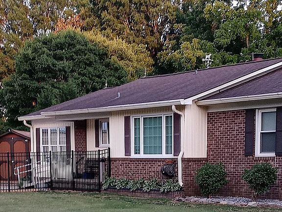 2nd image of 375 Vineyard Dr