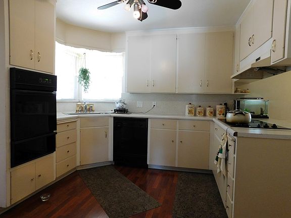 5th image of 1300 N Olive Ave
