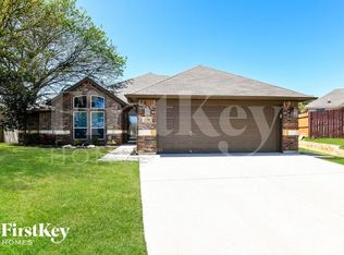 338 Grace Cir, Hurst, TX 76053