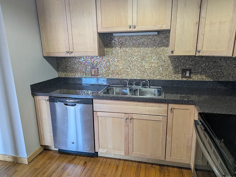 325 Lafayette St #8106 — Photo 9