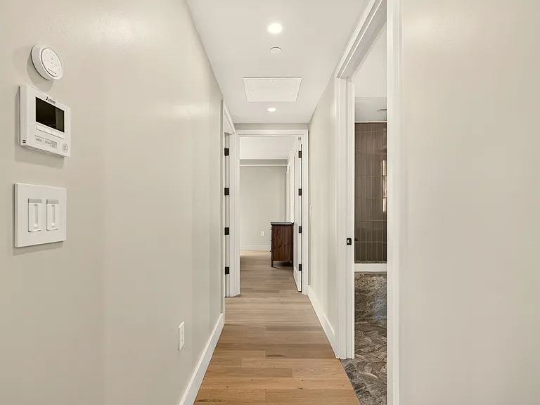 400 W 38th St #5GN — Photo 14