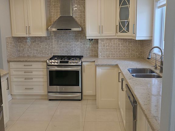 5th image of 2543 Rugby Rd