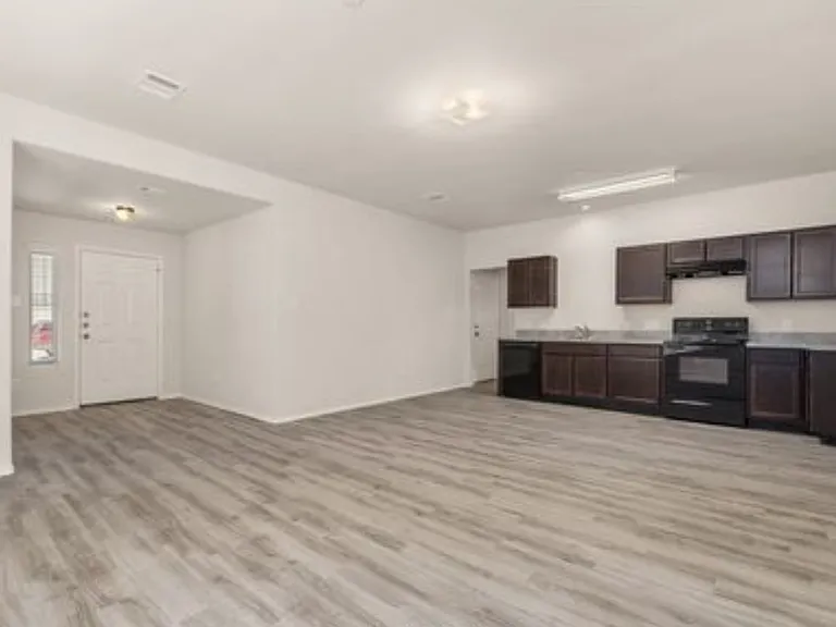 2128 Mossy Creek Ct — Photo 1