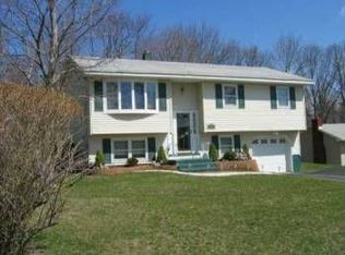 17 Lorelei Dr, Middletown, NY 10940