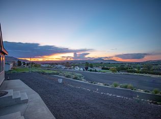 24713 E Apple Dr, Benton City, WA 99320