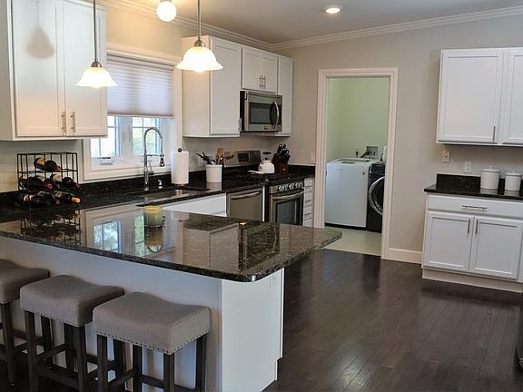 3rd image of 5 Deneise St