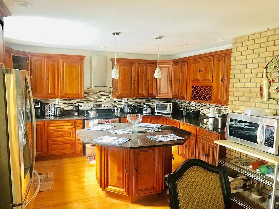 1st image of 53 Lincoln Dr