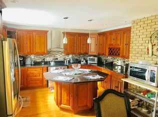 53 Lincoln Dr, Johnston, RI 02919