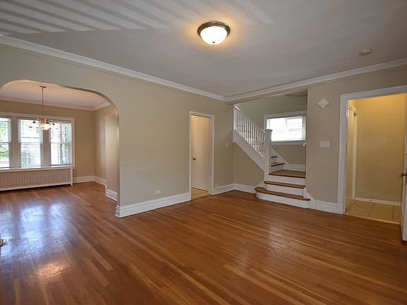 2nd image of 6447 N Rockwell St