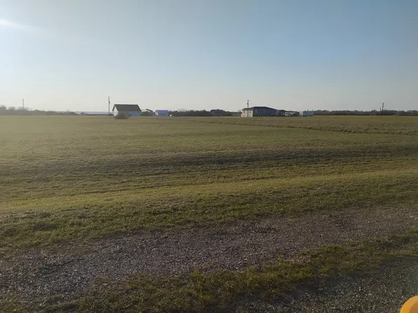 17 Swordfish Ln, Palacios, TX 77465