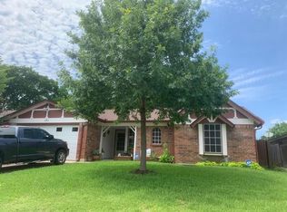 121 W Volunteer Dr, Arlington, TX 76014