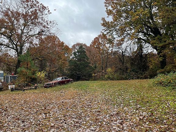 5th image of 1302 E Beaver Creek Dr
