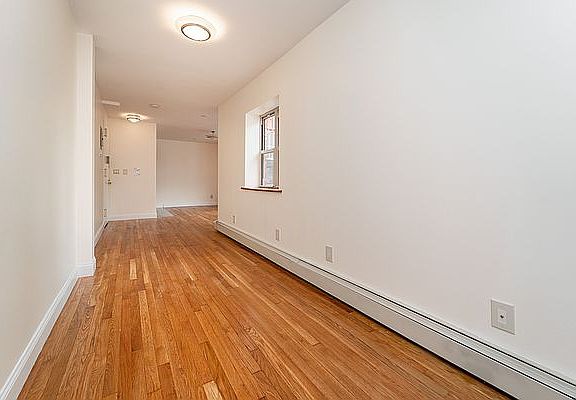 5th image of 2565 23rd St APT 1A