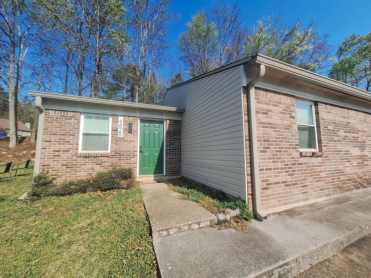 2 bed, 1.0 bath, 850 sqft, $1,350 — Photo 2