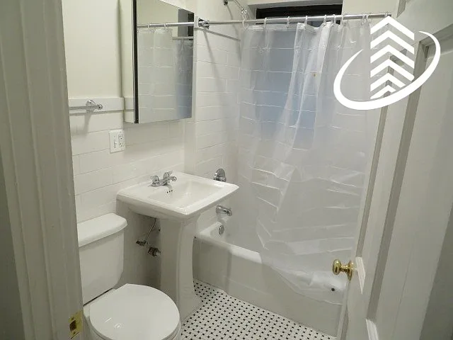 845-55 W Agatite Ave #3W — Photo 15