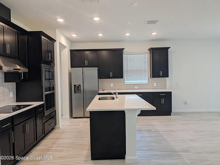 938 Soleway Ave NW — Photo 7