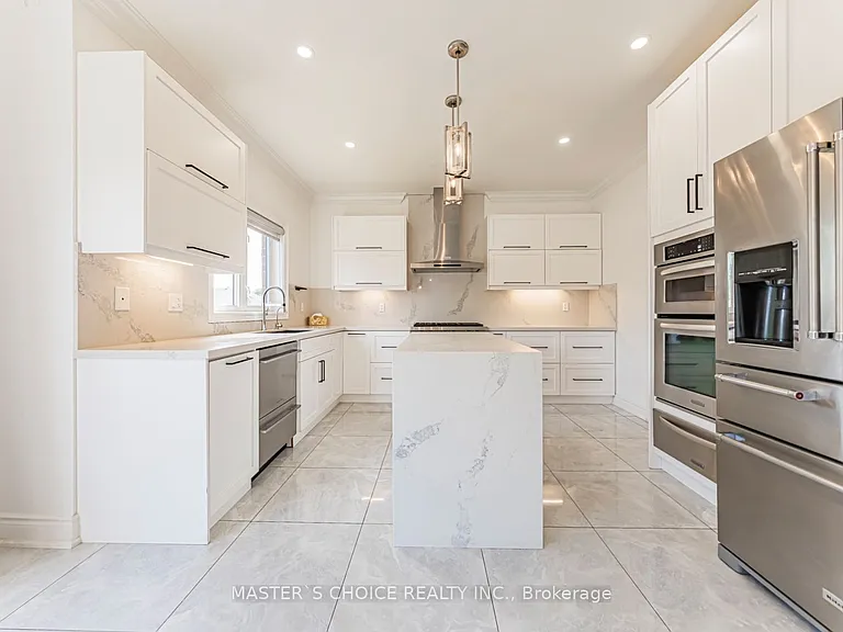 2357 Rideau Dr — Photo 13