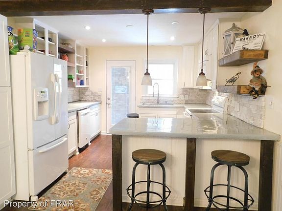 5th image of 4905 Hemlock Cir