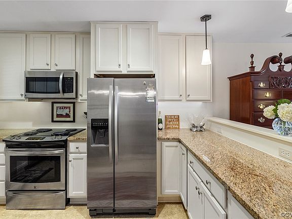 4th image of 3132 Lake Village Dr